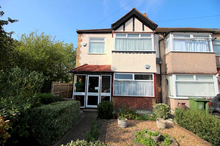 1 Bedroom Flat To Rent In Buxton Crescent, North Cheam, SM3