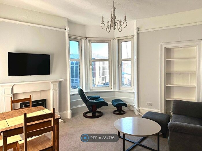 2 Bedroom Flat To Rent In Lawrence Street, Glasgow, G11