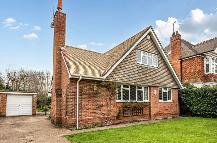 3 Bedroom Detached House For Sale In Ray Park Avenue, Maidenhead, Berkshire, SL6