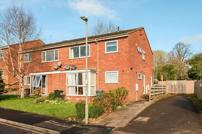 2 Bedroom Maisonette To Rent In Banbury, Oxfordshire, OX16