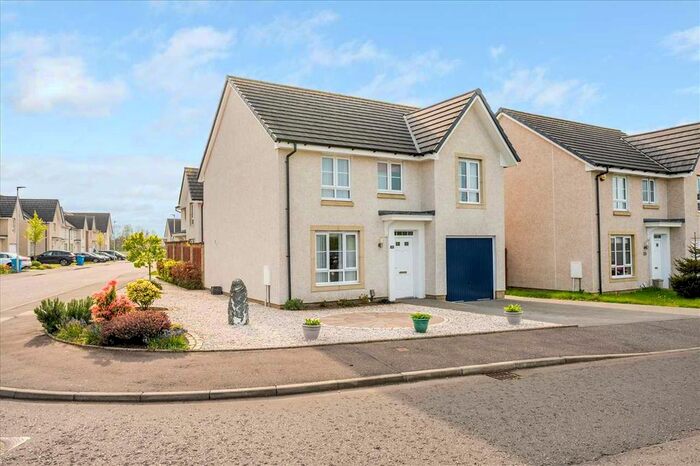 4 Bedroom Detached House For Sale In Smeaton Drive, Bonnybridge, FK4