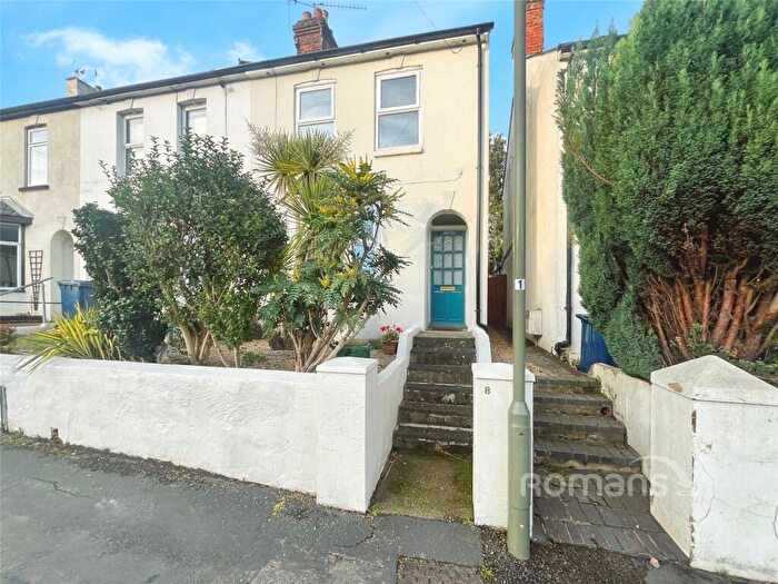 2 Bedroom End Of Terrace House For Sale In Alma Lane, Farnham, Surrey, GU9