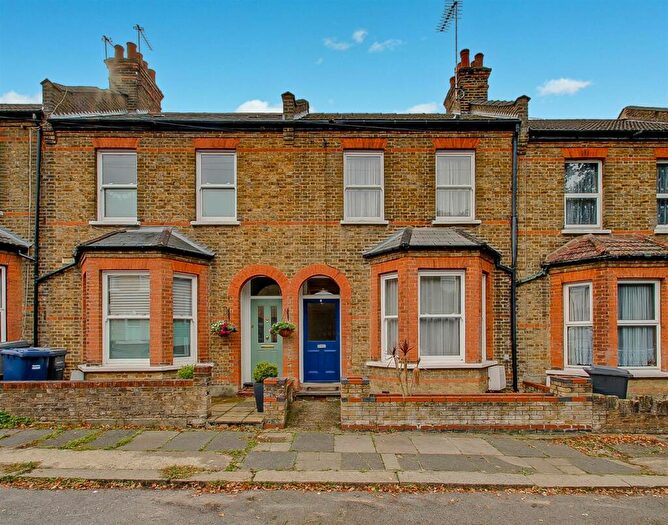 3 Bedroom House For Sale In Theobalds Avenue, London, N12