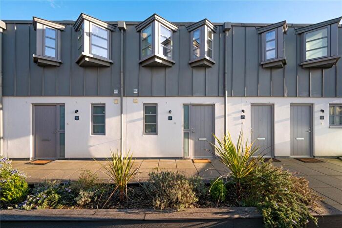 2 Bedroom Duplex For Sale In Montague Close, Hatfield Road, St. Albans, Hertfordshire, AL1