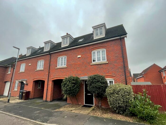 4 Bedroom Town House To Rent In Kingsdown Road, Doddington Park, Lincoln, LN6