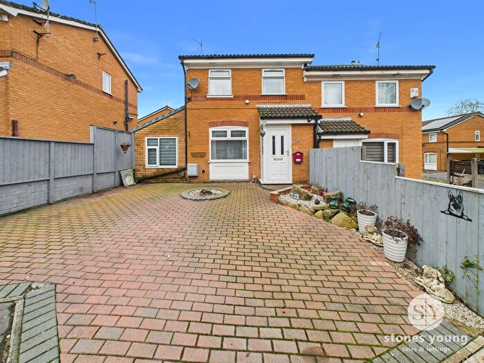 4 Bedroom Semi Detached House For Sale In Bower Close, Blackburn, BB2