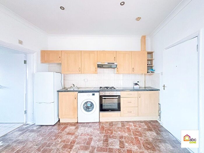 1 Bedroom Flat To Rent In A Ley Street, Ilford, Essex, Af, Uk, IG1