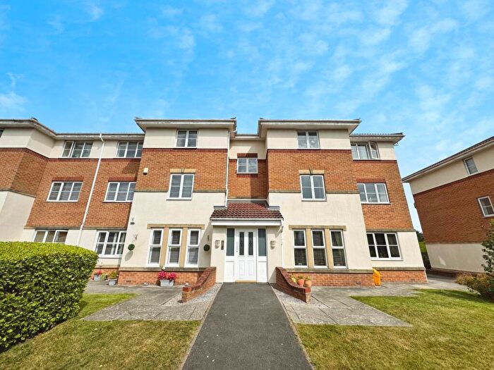 2 Bedroom Apartment To Rent In Regency Gardens, Hyde, Greater Manchester, SK14