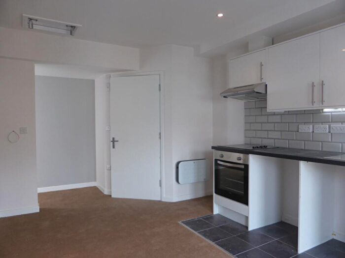 Apartment To Rent In Osmond Road -, P13