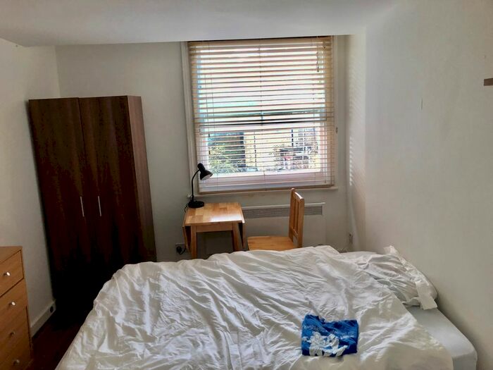 Studio To Rent In Marchmont Street, Holborn London, WC1N