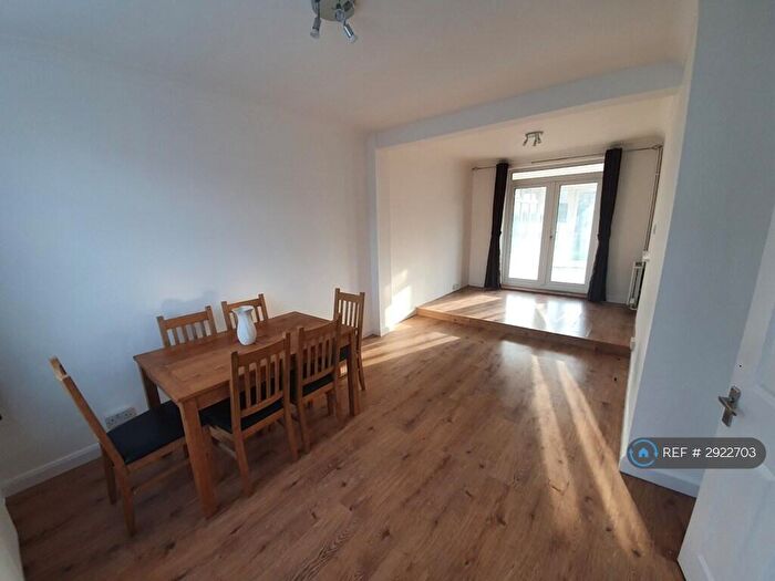 3 Bedroom Terraced House To Rent In Long Furlong Drive, Slough, SL2