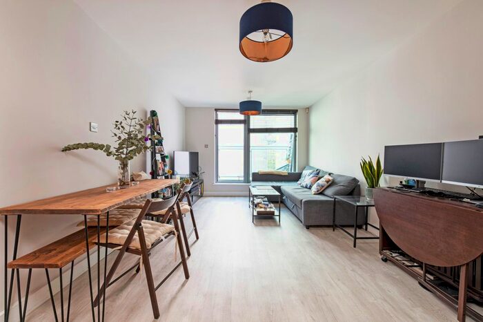 1 Bedroom Flat To Rent In Hardwicks Way, London, SW18