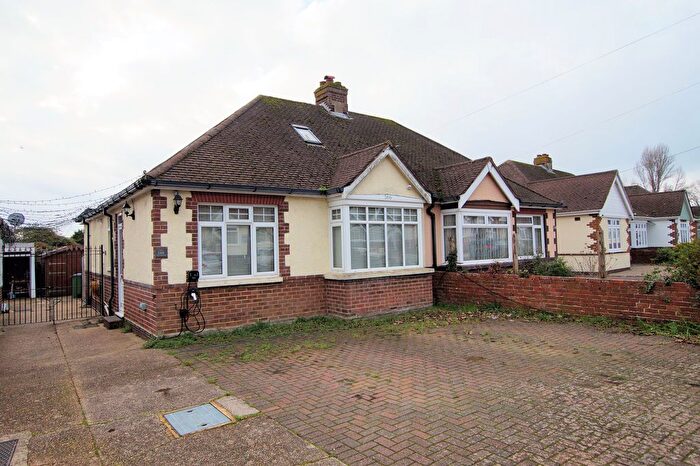 3 Bedroom Semi Detached House For Sale In The Crossway, Portchester, PO16