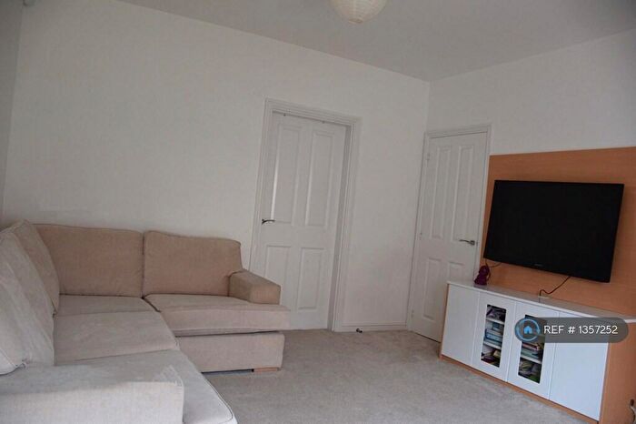 3 Bedroom Semi-Detached House To Rent In Trinity Way, Basingstoke, RG24