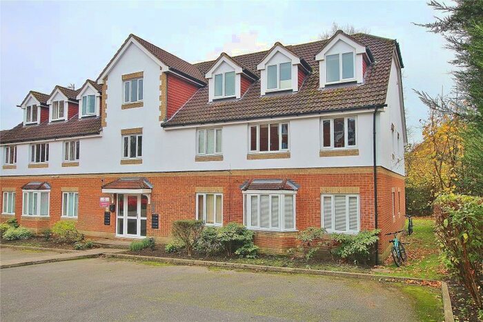 1 Bedroom Apartment To Rent In Knaphill, Woking, Surrey, GU21