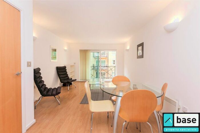 1 Bedroom Flat To Rent In The Grainstore, Western Gateway, Royal Victoria Docks, E16