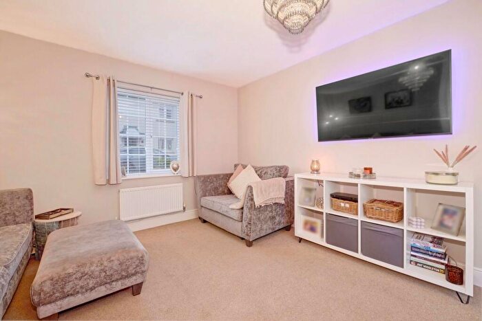 3 Bedroom Terraced House For Sale In Luscombe Avenue, Hellingly, BN27