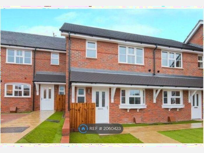 3 Bedroom Semi-Detached House To Rent In Ash Grove, Chesham, HP5