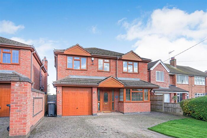 4 Bedroom Detached House For Sale In Hinckley Road, Dadlington, Nuneaton, CV13