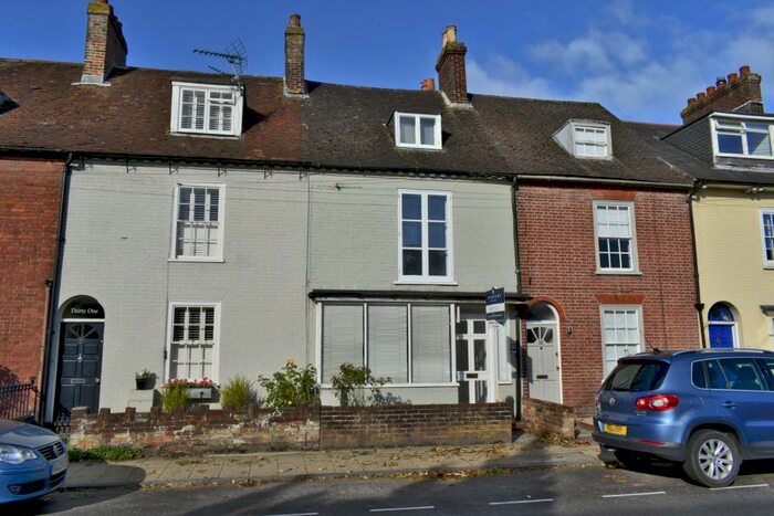 2 Bedroom Maisonette To Rent In Southampton Road, Lymington, Hampshire, SO41