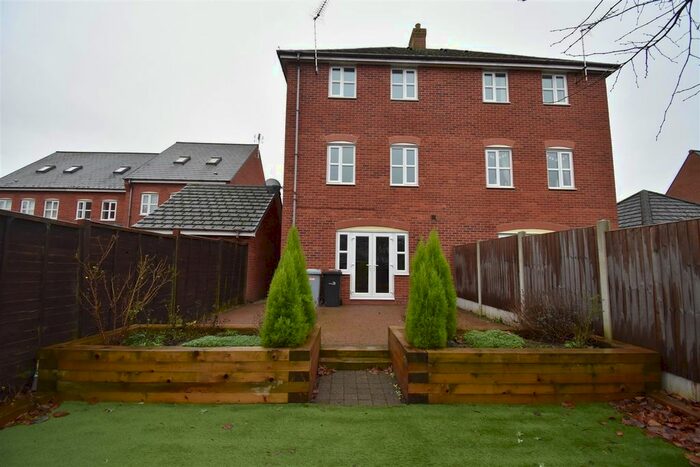 4 Bedroom Semi-Detached House To Rent In Golden Hill, Weston, Crewe, CW2