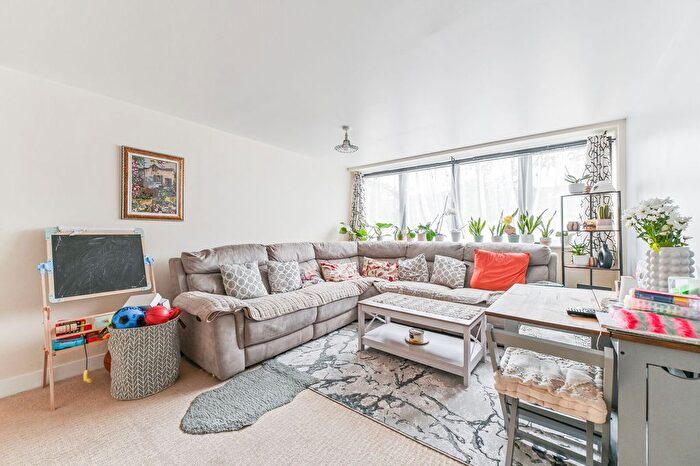 2 Bedroom Flat For Sale In Liberty Point, Croydon, CR0