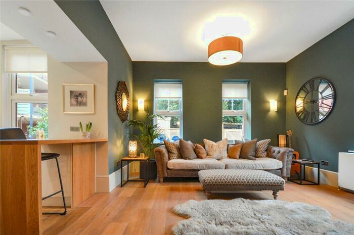 2 Bedroom Apartment To Rent In Exmouth, Devon, EX8