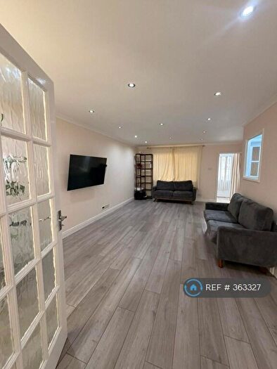 3 Bedroom Terraced House To Rent In South Road, Erith, DA8