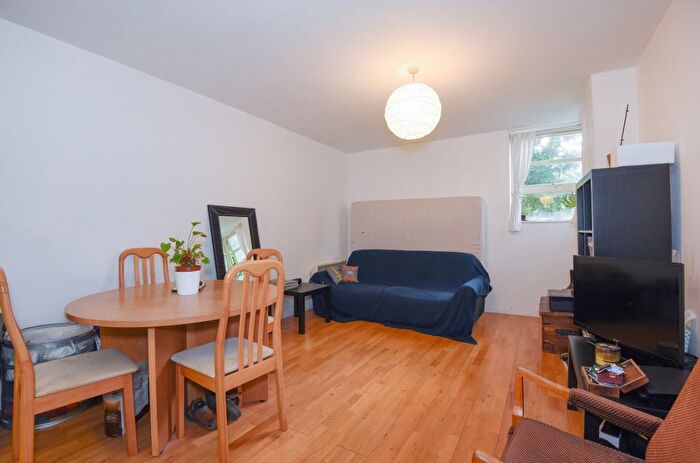 1 Bedroom Flat To Rent In Alscot Road, Bermondsey, London, SE1