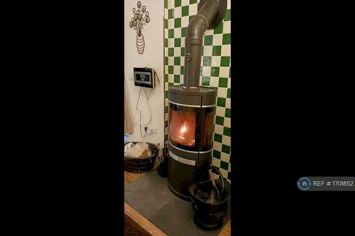 2 Bedroom Flat To Rent In Ockbrook Drive, Nottingham, NG3