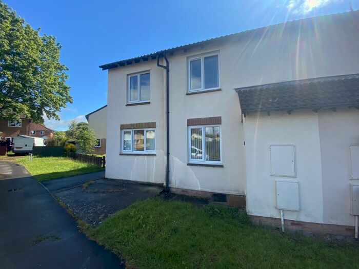 4 Bedroom Semi-Detached House To Rent In Clements Close, Wells, BA5