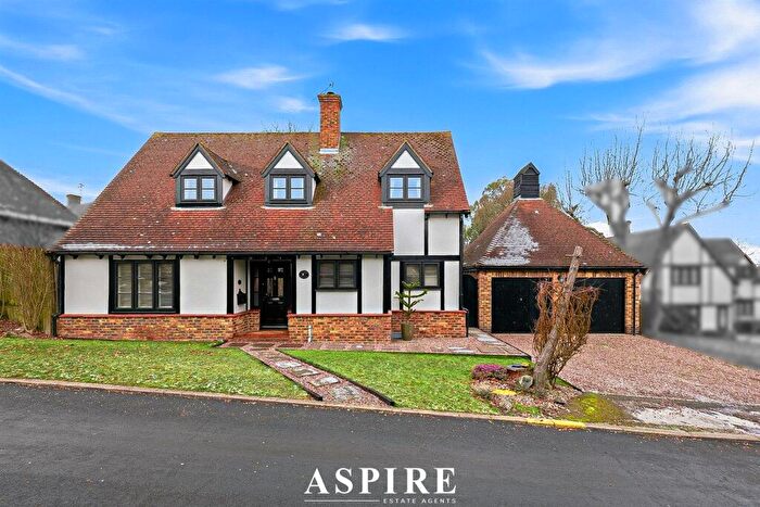 4 Bedroom Detached House For Sale In Wiscombe Hill, Langdon Hills, Basildon, SS16