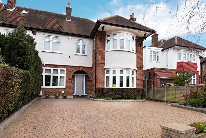 4 Bedroom Semi Detached House For Sale In Bancroft Avenue, N2