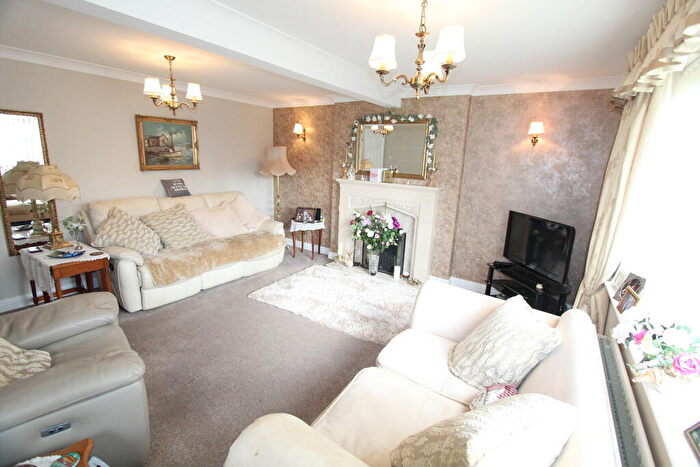 3 Bedroom Semi-Detached Bungalow For Sale In Swallowfields, Farndon, CH3