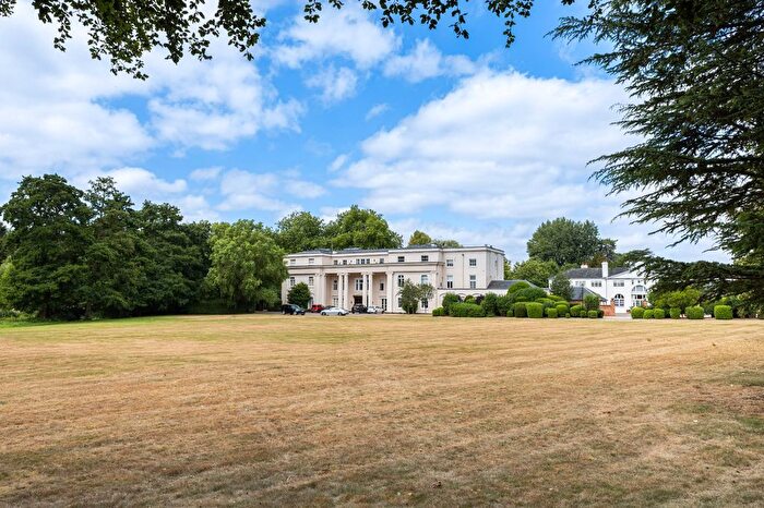 3 Bedroom Flat For Sale In Tewin Water House, Tewin Water, Welwyn, Hertfordshire, AL6