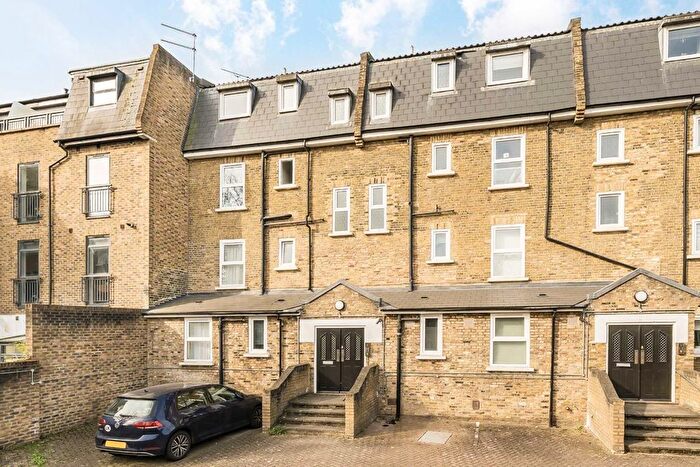 1 Bedroom Flat To Rent In Bedford Hill, London, SW12