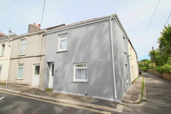 2 Bedroom Cottage To Rent In Butt Park Road, Honicknowle, Plymouth, PL5