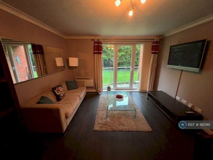 2 Bedroom Flat To Rent In Bravery Court, Liverpool, L19