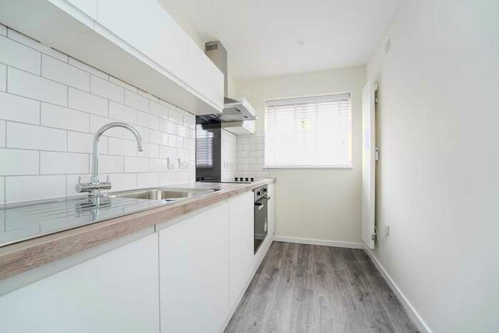 1 Bedroom Maisonette Flat To Rent In Drift Way, Cirencester, GL7