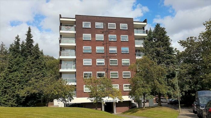 2 Bedroom Flat To Rent In Linksway, Hendon, NW4