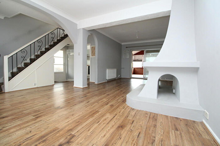 3 Bedroom Semi-Detached House To Rent In Upton Road, Bexleyheath, DA6