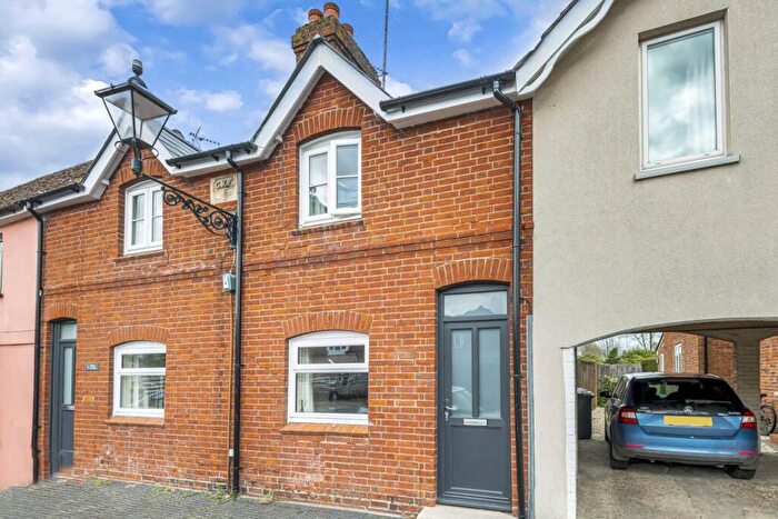 2 Bedroom Terraced House To Rent In High Street, Stockbridge, Hampshire, SO20