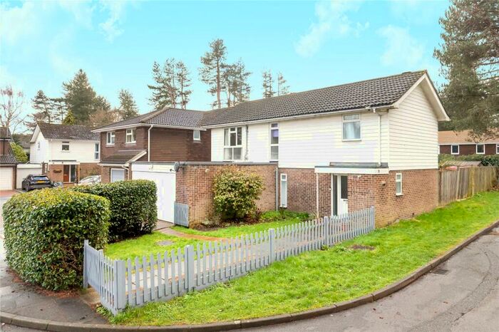 4 Bedroom Detached House To Rent In Spinis, Bracknell, Berkshire, RG12
