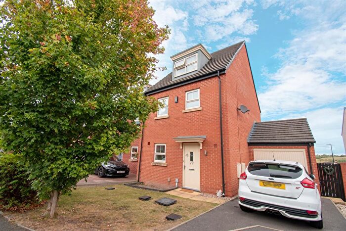 4 Bedroom Detached House For Sale In Douglas Avenue, Heanor, DE75