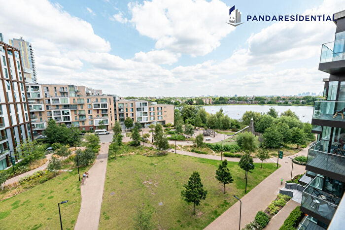 2 Bedroom Flat For Sale In Hartingtons Court, Coster Avenue, Hackney, London, N4