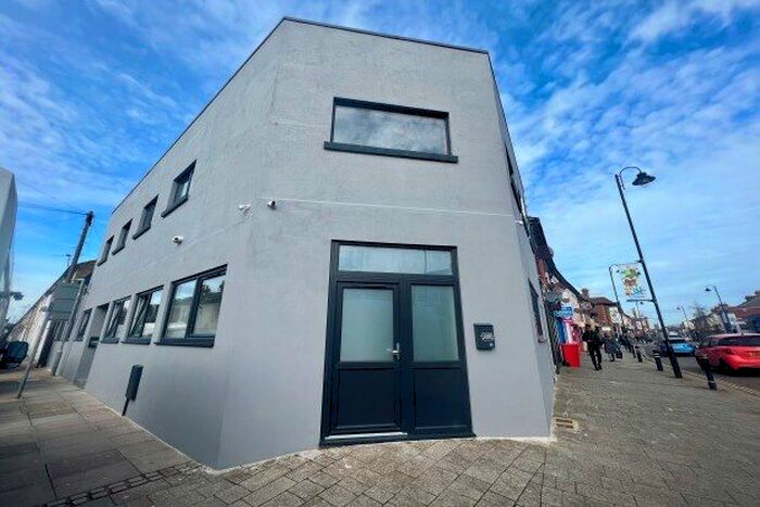 4 Bedroom Flat To Rent In Fawcett Road, Southsea, PO4