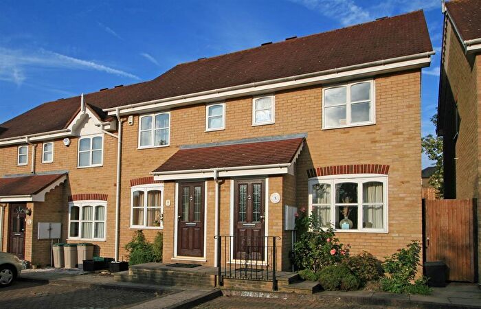 2 Bedroom End Of Terrace House To Rent In Nursery Gardens, Chislehurst, BR7
