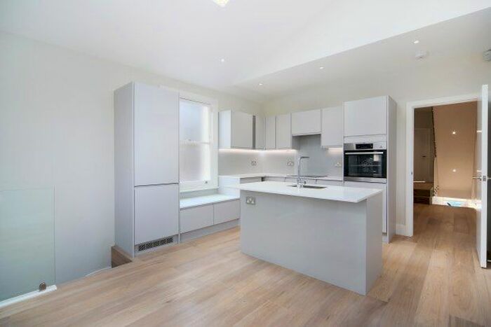 3 Bedroom Maisonette To Rent In Heythorp Street, London, SW18
