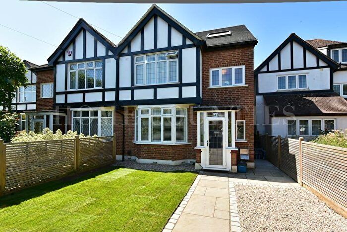4 Bedroom Semi-Detached House For Sale In Southgate Road, Potters Bar, EN6