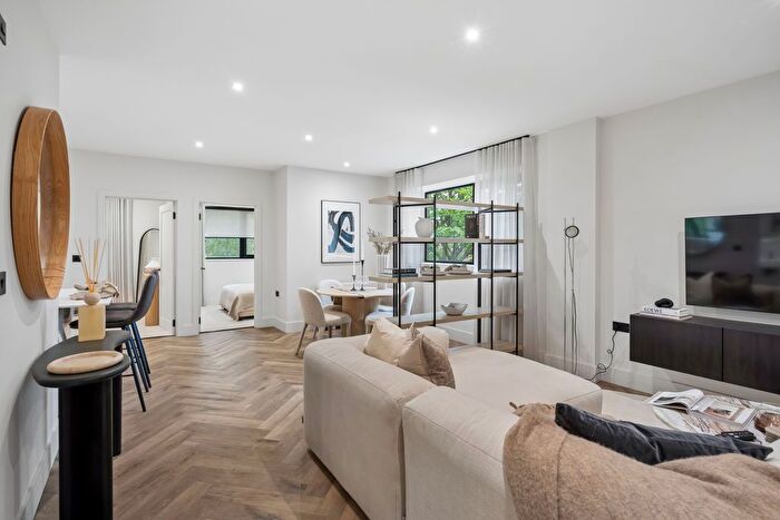 2 Bedroom Flat For Sale In Pacific House, Marlow, SL7